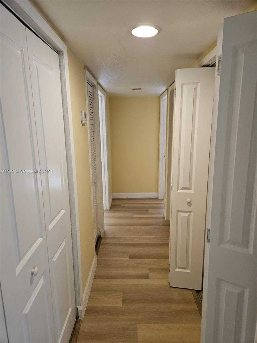 Small Image of 10816 NORTH KENDALL DR #R16, Miami Number 6