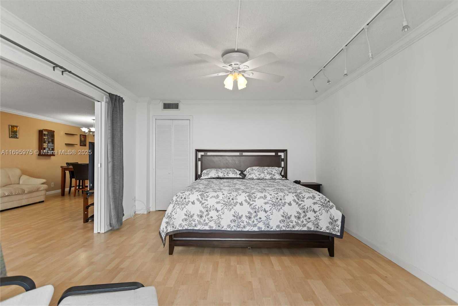 Small Image of 1600 SOUTH OCEAN DR #11H, Hollywood Number 16