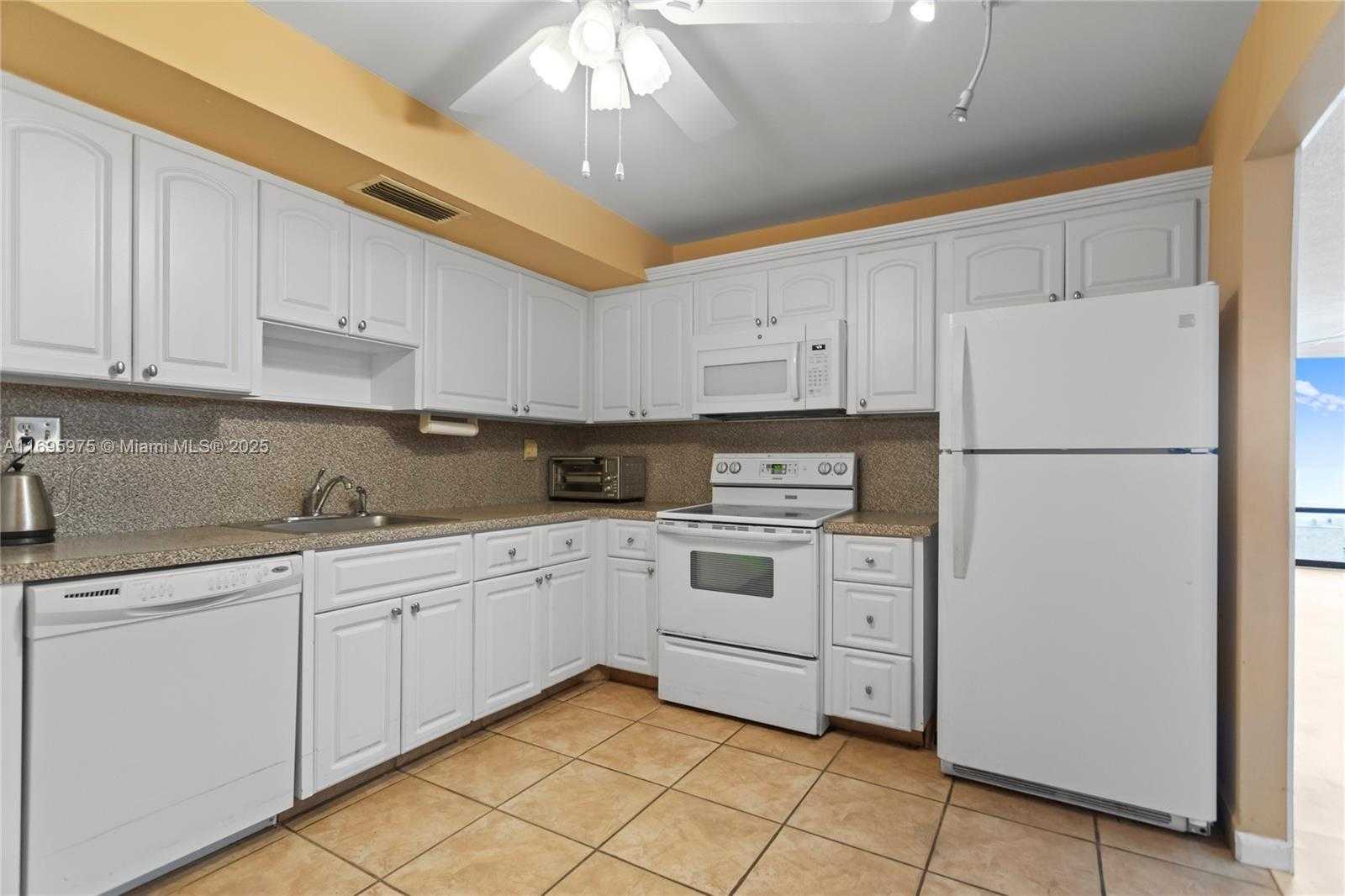 Small Image of 1600 SOUTH OCEAN DR #11H, Hollywood Number 21