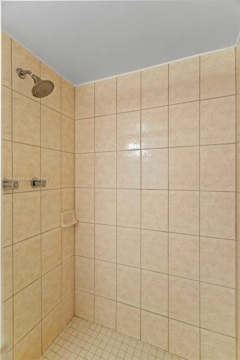 Small Image of 1600 SOUTH OCEAN DR #11H, Hollywood Number 31