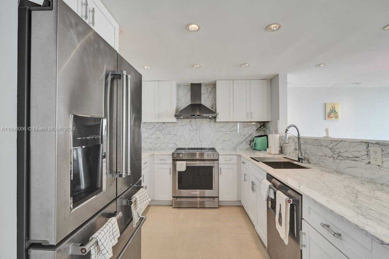 Small Image of 5838 COLLINS AVE #2F, Miami Beach Number 12