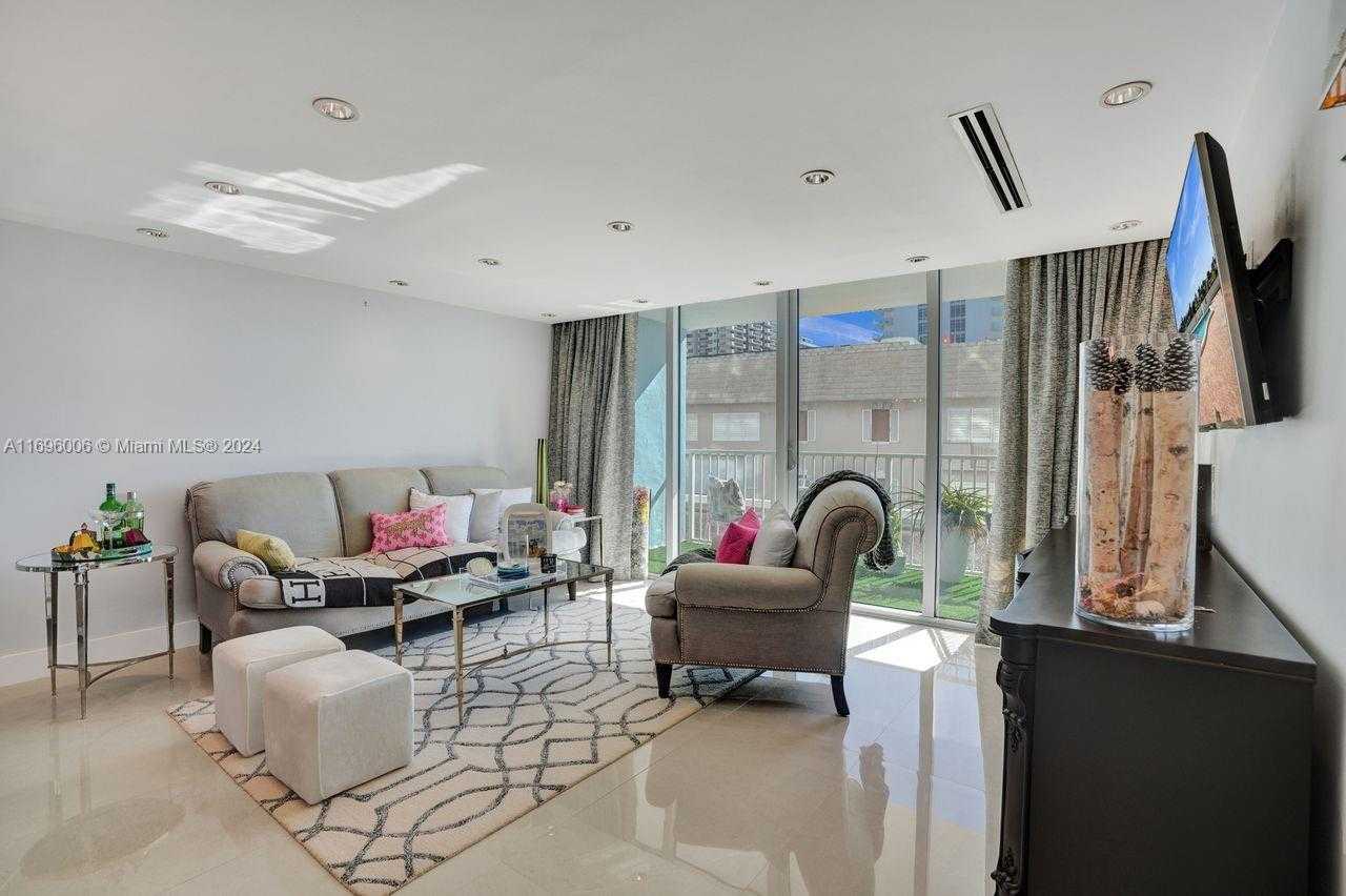 Small Image of 5838 COLLINS AVE #2F, Miami Beach Number 15