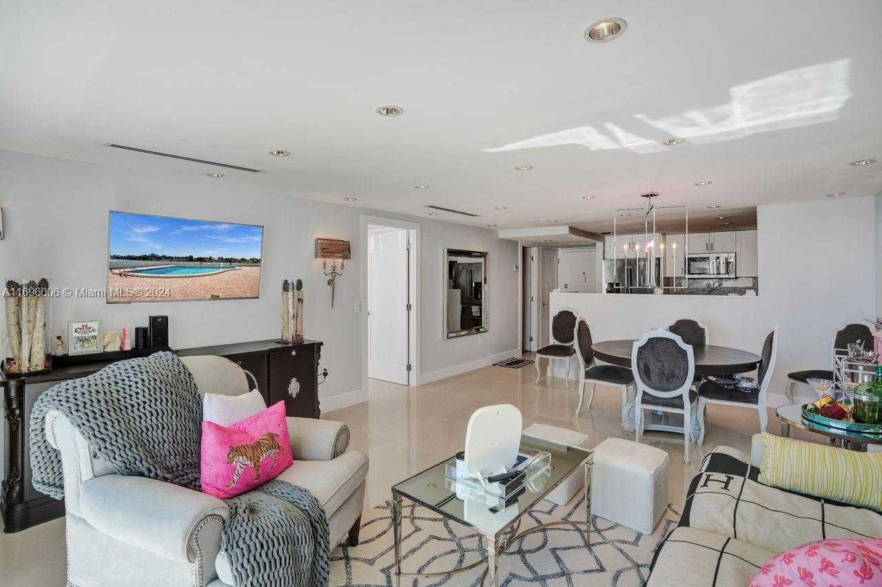 Small Image of 5838 COLLINS AVE #2F, Miami Beach Number 18