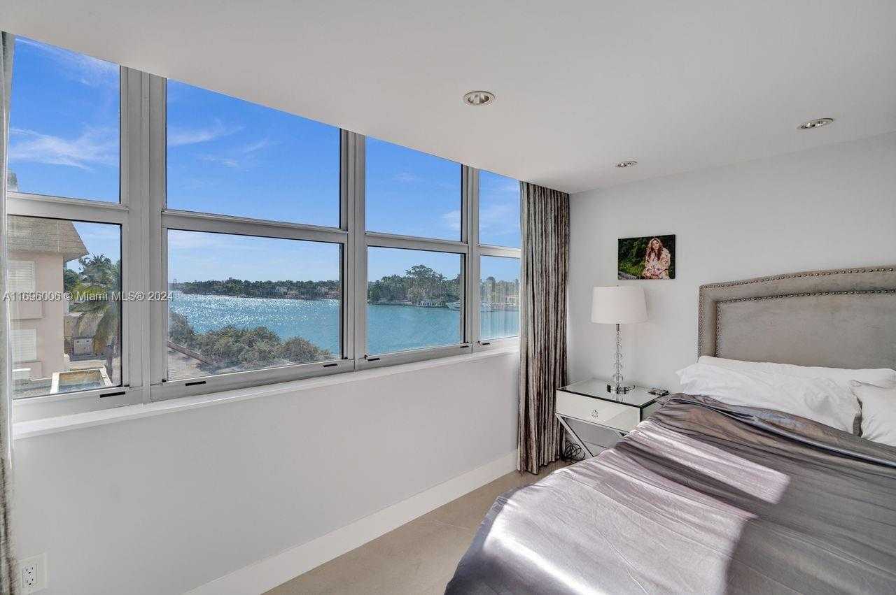 Small Image of 5838 COLLINS AVE #2F, Miami Beach Number 26
