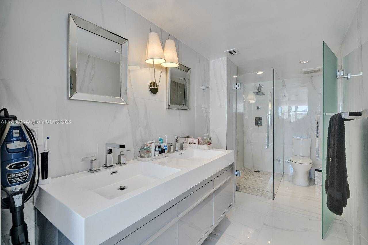 Small Image of 5838 COLLINS AVE #2F, Miami Beach Number 27