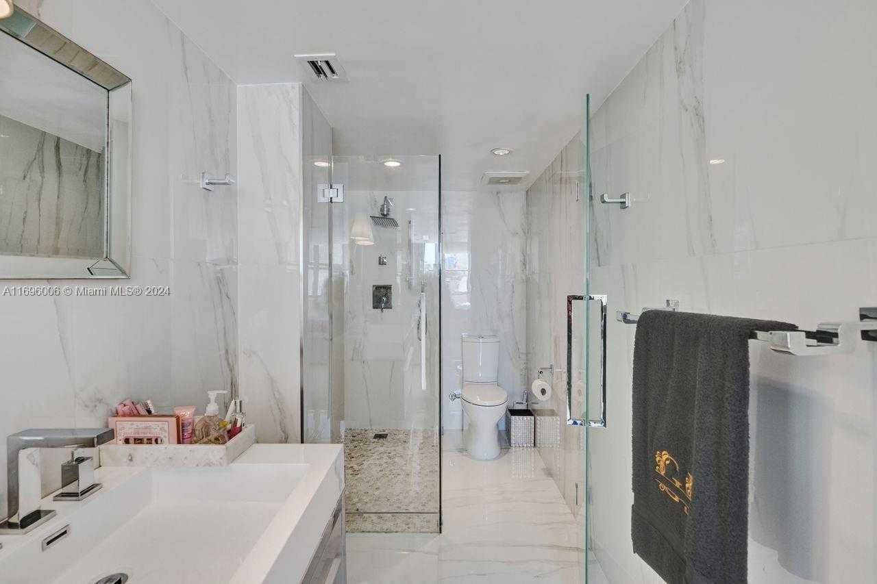 Small Image of 5838 COLLINS AVE #2F, Miami Beach Number 29