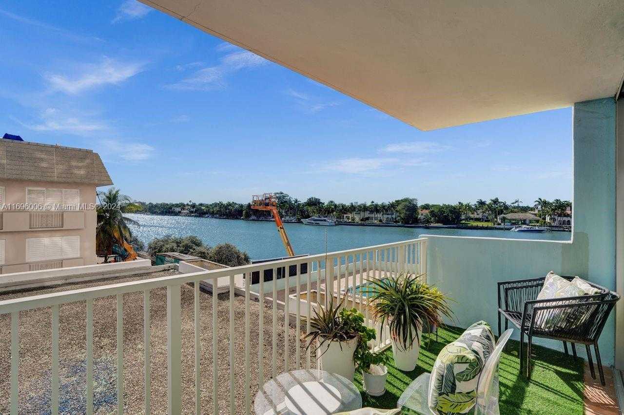 Small Image of 5838 COLLINS AVE #2F, Miami Beach Number 30