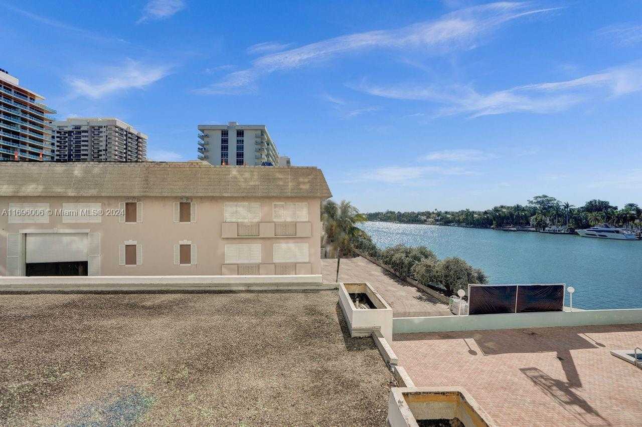 Small Image of 5838 COLLINS AVE #2F, Miami Beach Number 36