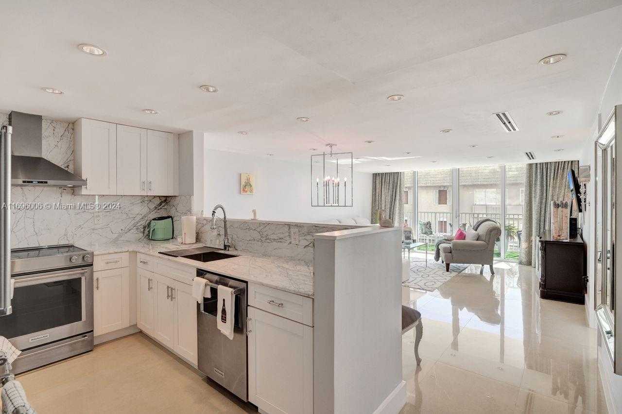 Small Image of 5838 COLLINS AVE #2F, Miami Beach Number 5