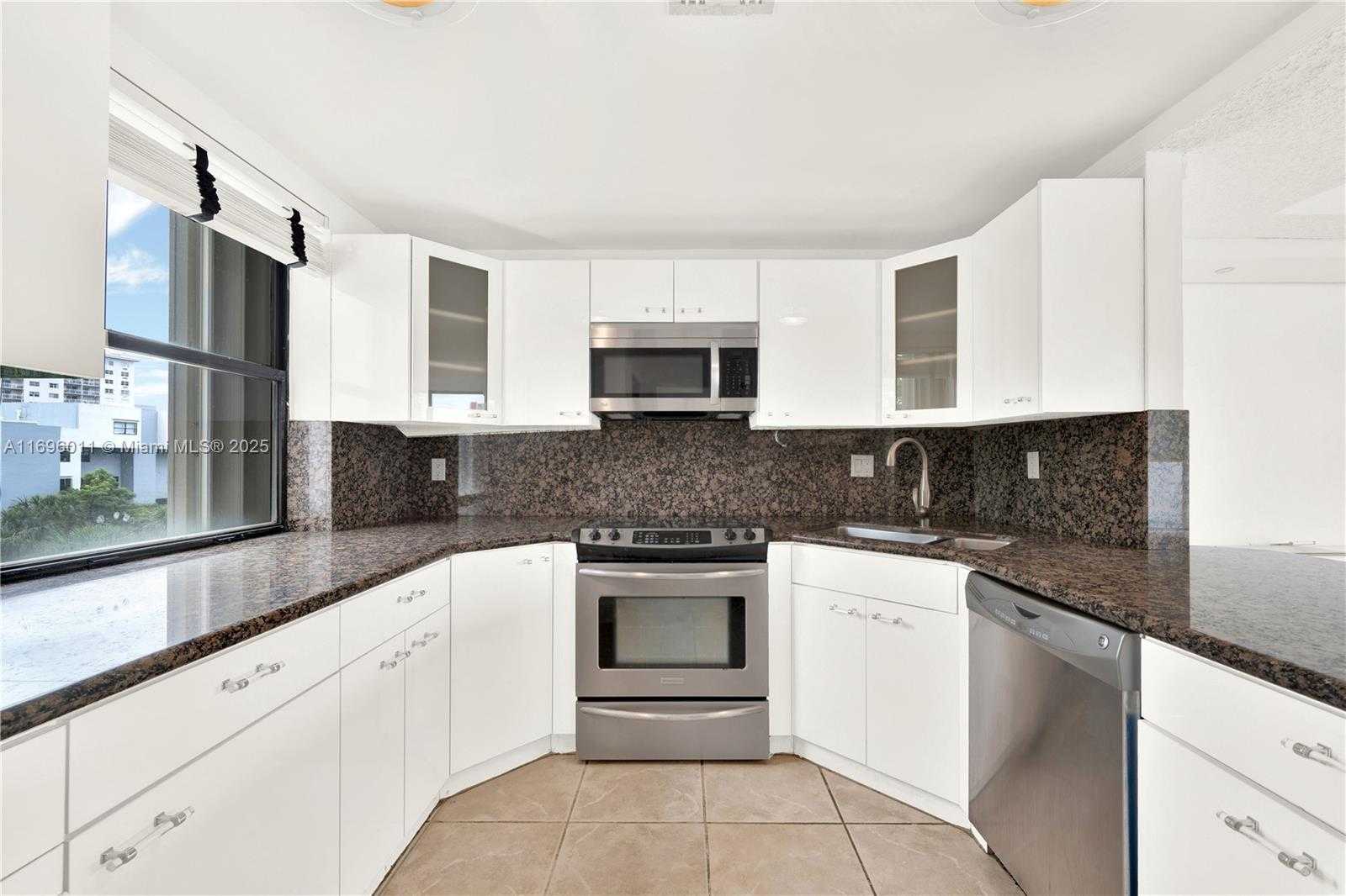 Small Image of 385 POINCIANA DR #1230, Sunny Isles Beach Number 16