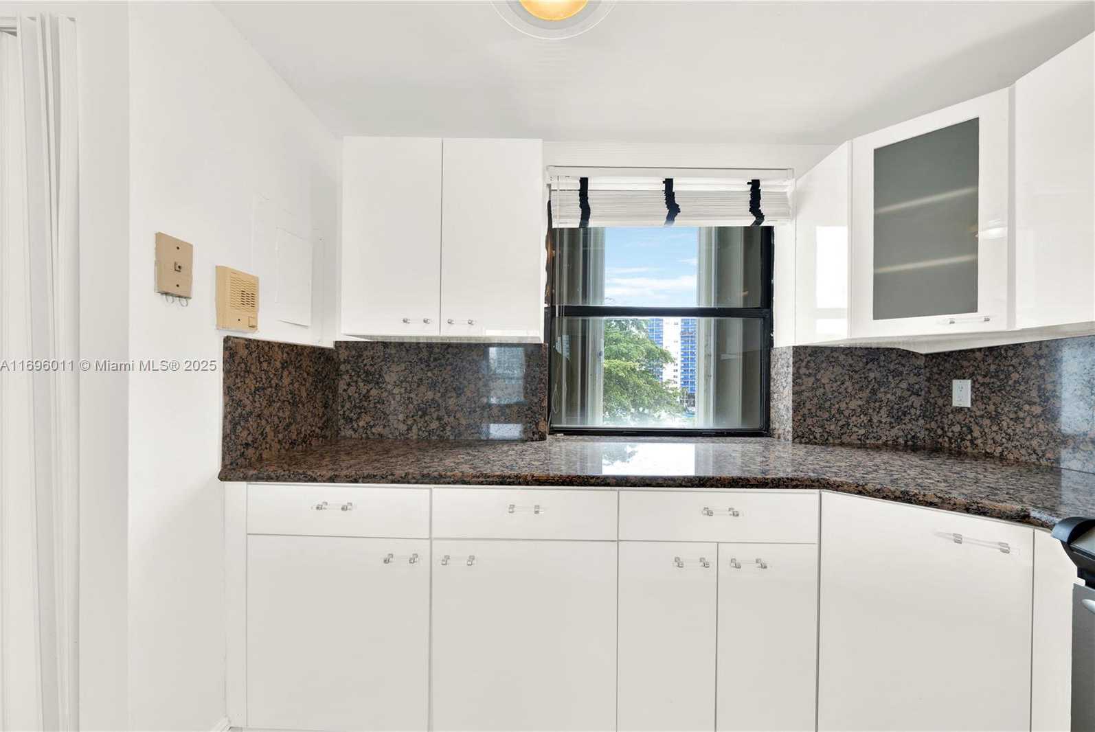Small Image of 385 POINCIANA DR #1230, Sunny Isles Beach Number 17