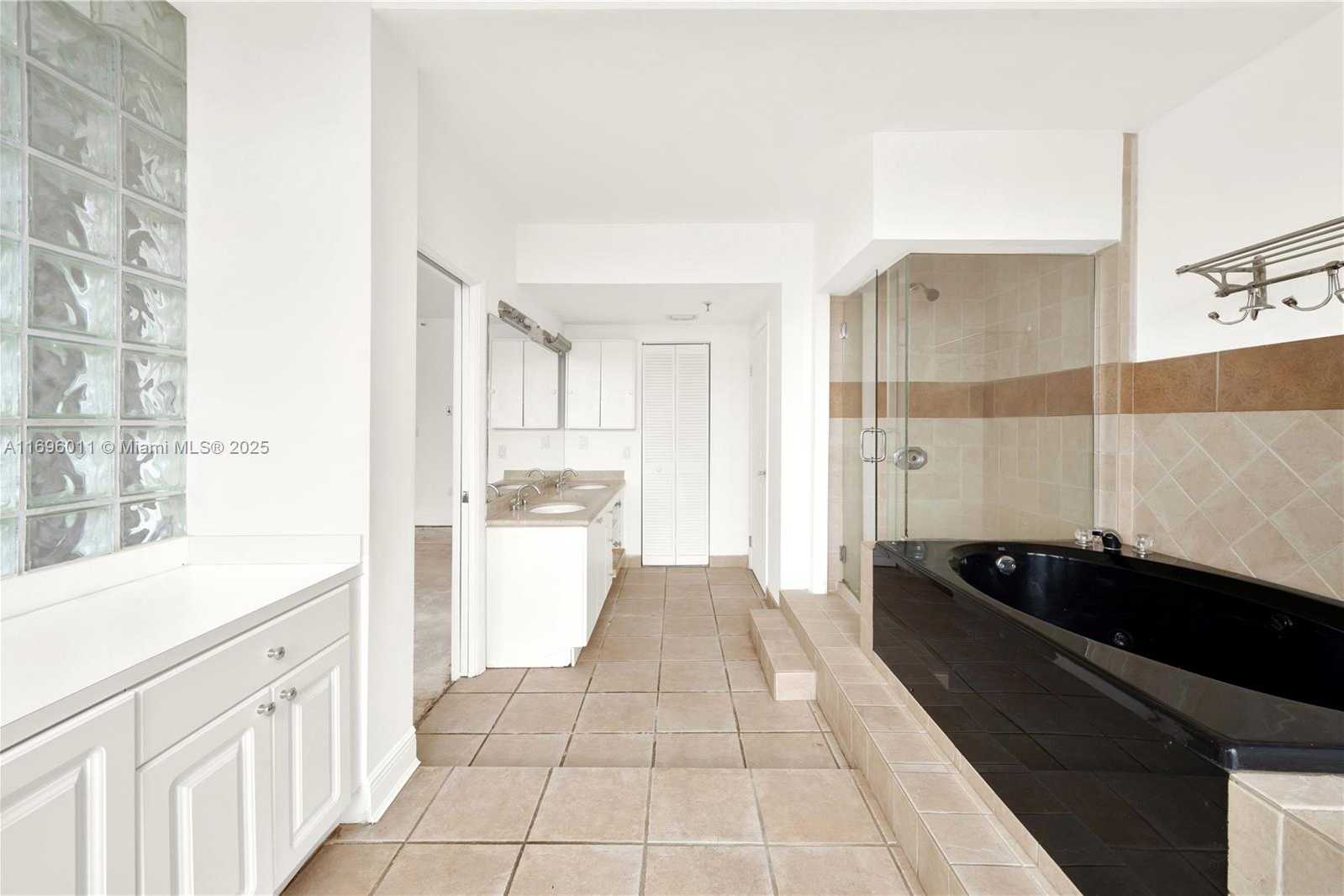 Small Image of 385 POINCIANA DR #1230, Sunny Isles Beach Number 26