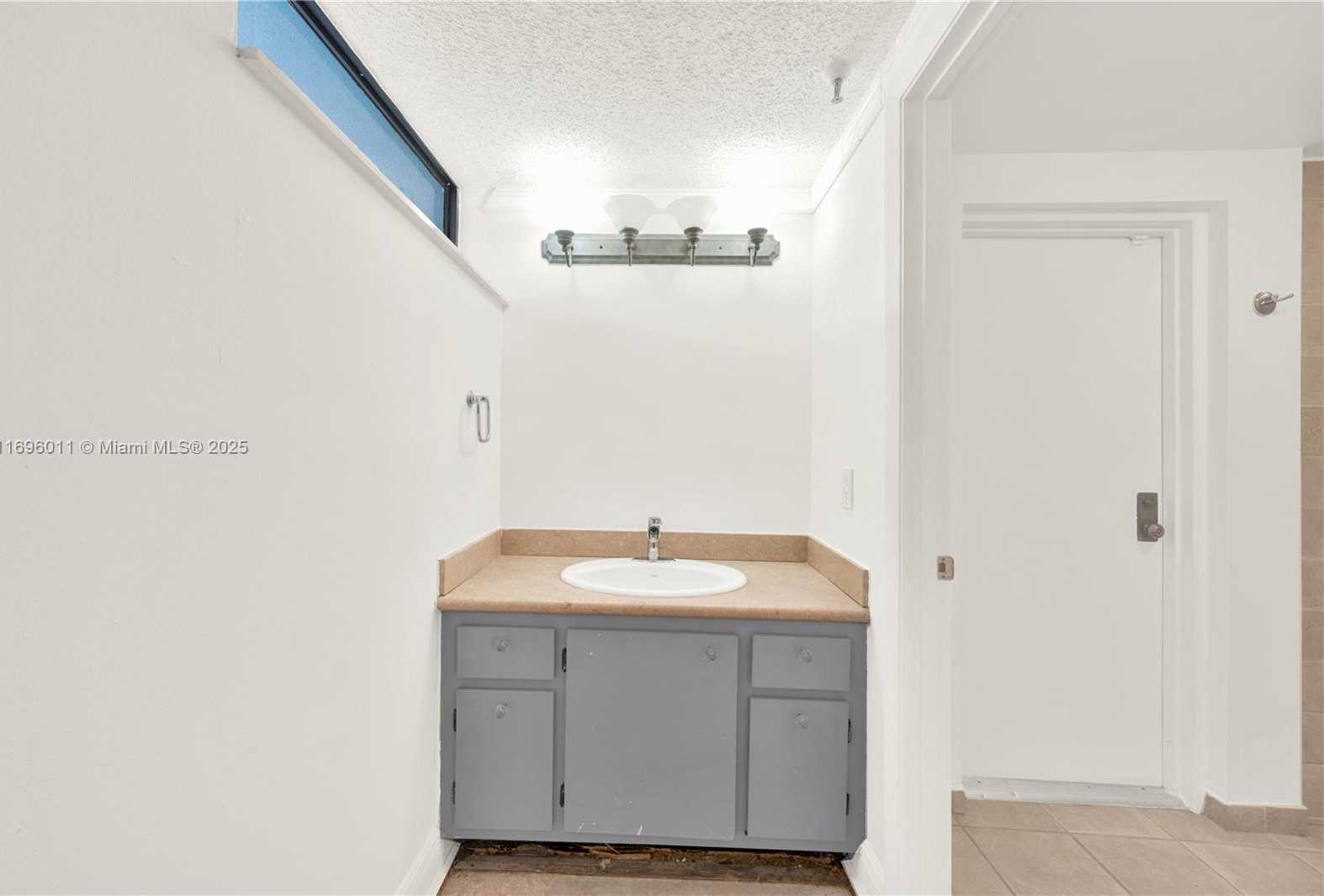 Small Image of 385 POINCIANA DR #1230, Sunny Isles Beach Number 30
