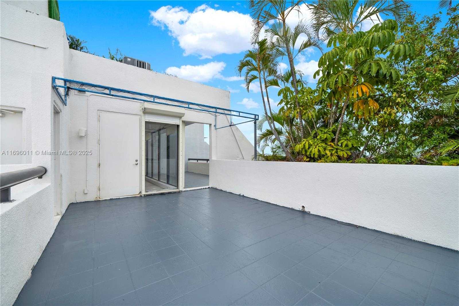 Small Image of 385 POINCIANA DR #1230, Sunny Isles Beach Number 34