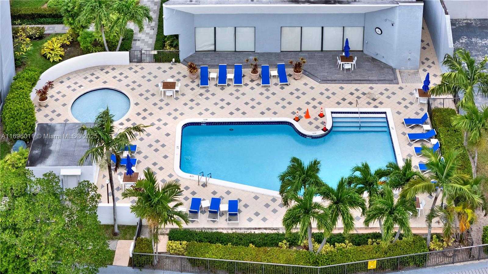 Small Image of 385 POINCIANA DR #1230, Sunny Isles Beach Number 35