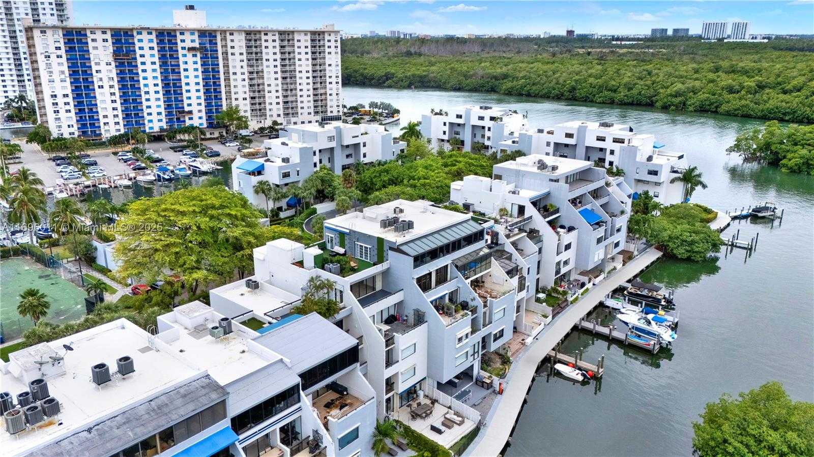 Small Image of 385 POINCIANA DR #1230, Sunny Isles Beach Number 6