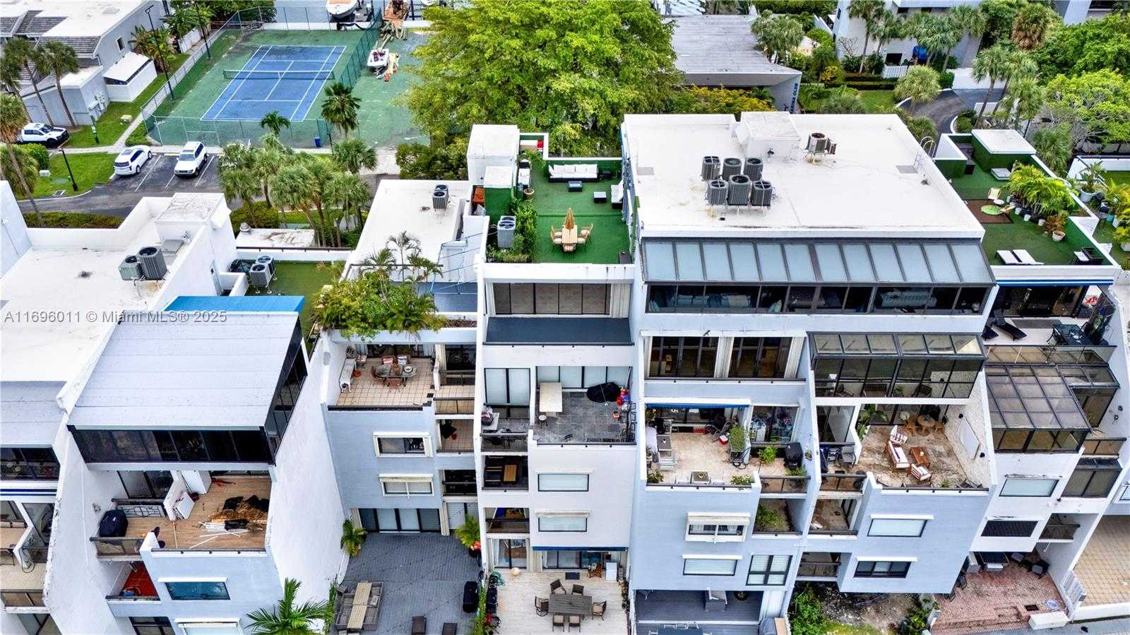 Small Image of 385 POINCIANA DR #1230, Sunny Isles Beach Number 8