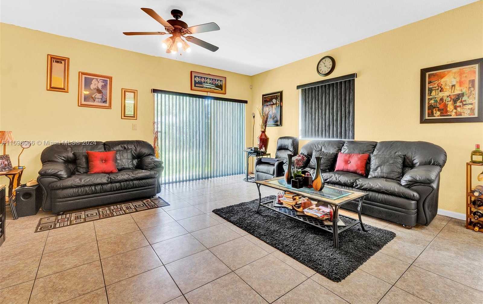 Small Image of 490 PRINCESS DR, Margate Number 20