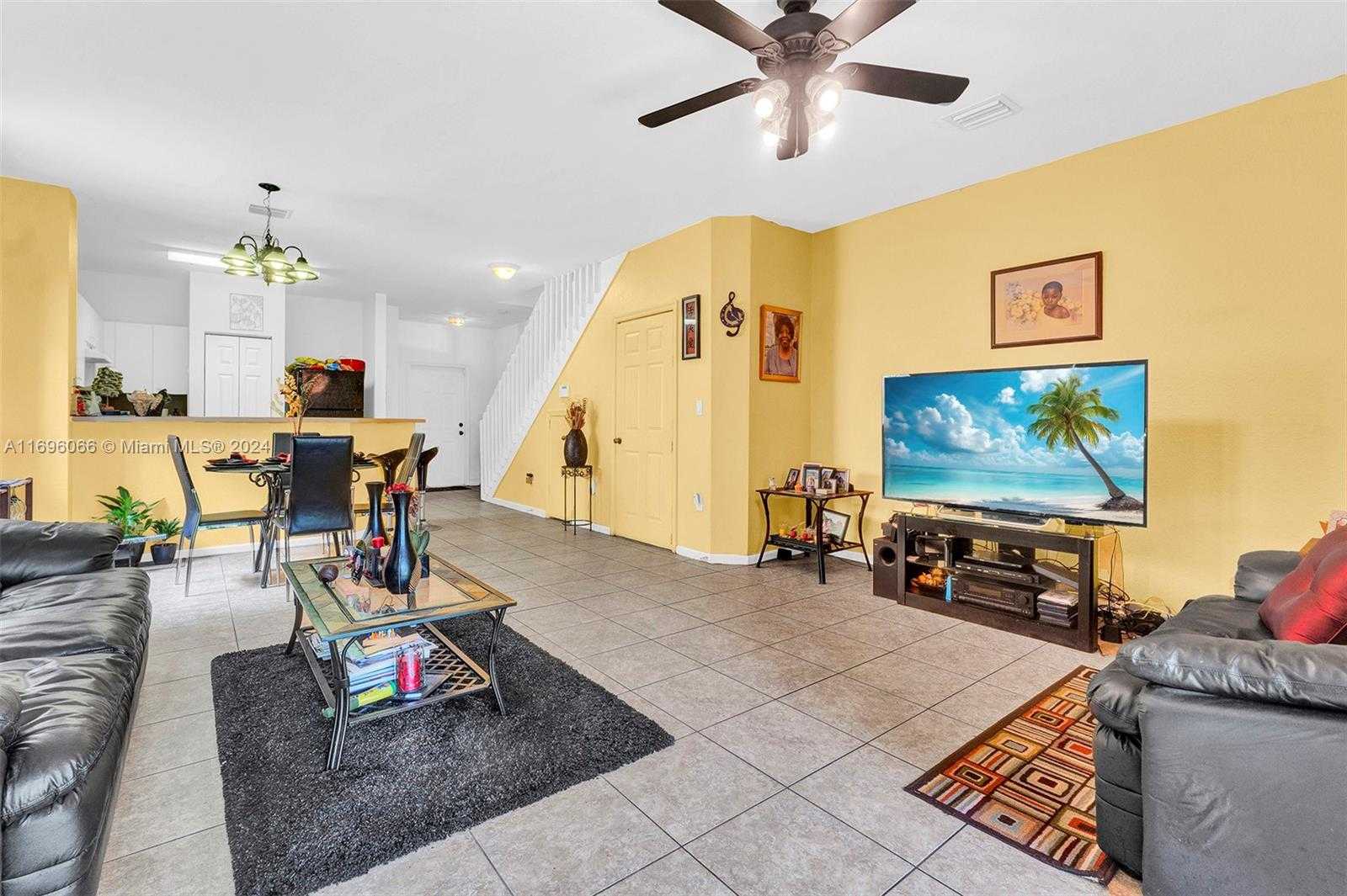 Small Image of 490 PRINCESS DR, Margate Number 21