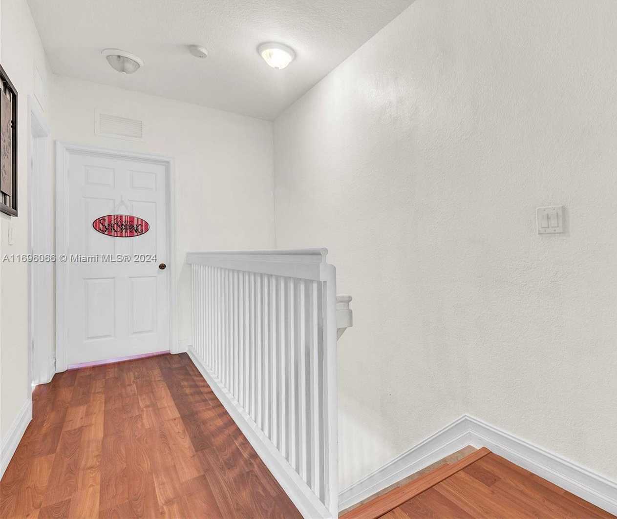 Small Image of 490 PRINCESS DR, Margate Number 22