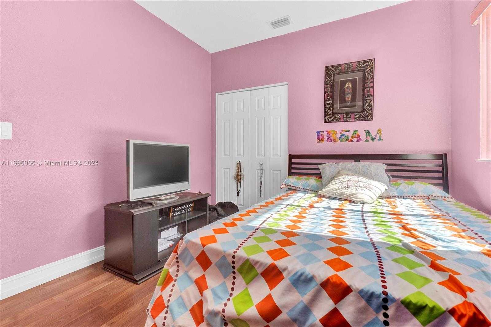Small Image of 490 PRINCESS DR, Margate Number 28