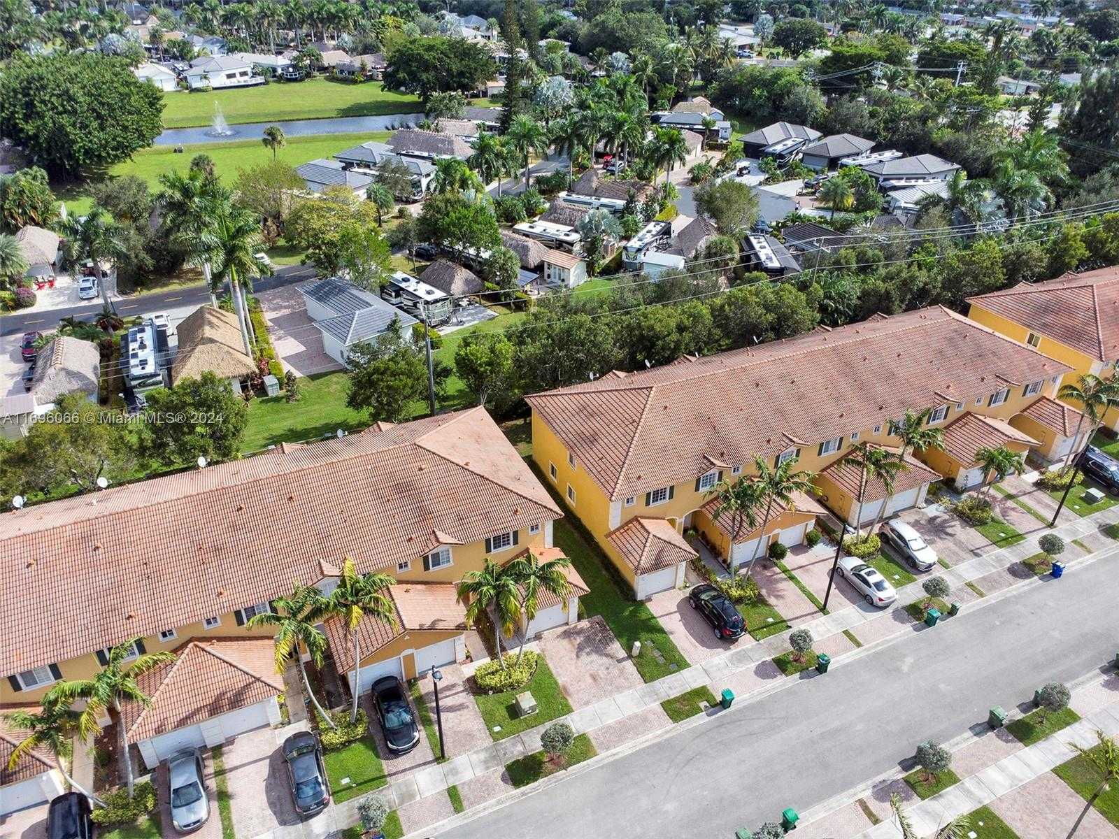 Small Image of 490 PRINCESS DR, Margate Number 38
