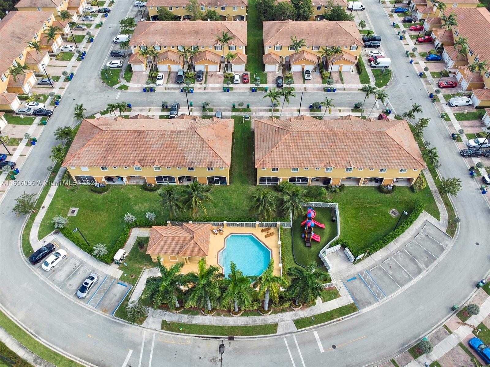 Small Image of 490 PRINCESS DR, Margate Number 41