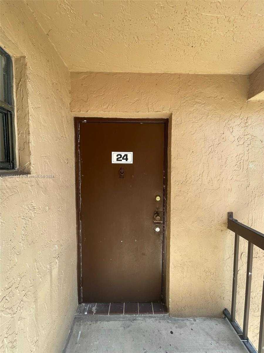 Small Image of 14915 SOUTH WEST 104TH ST #20-24, Miami Number 9