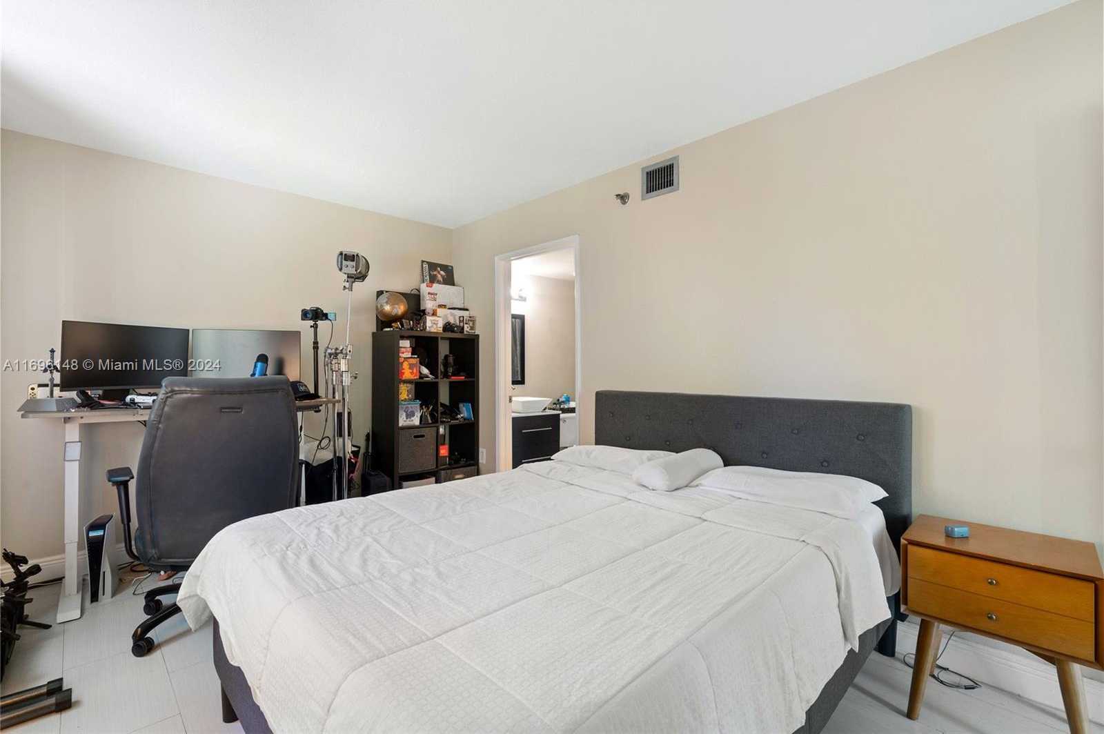 Small Image of 800 NORTH MIAMI AVE #E-209, Miami Number 10