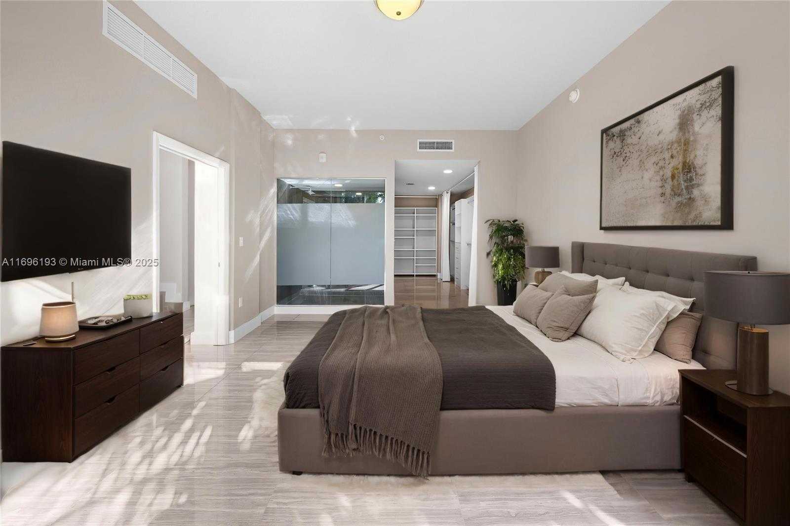 Small Image of 2100 PARK AVE #207, Miami Beach Number 11