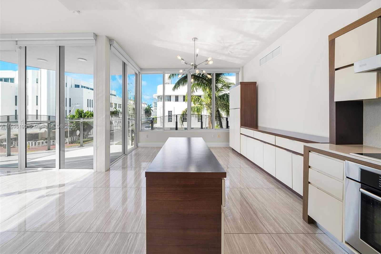 Small Image of 2100 PARK AVE #207, Miami Beach Number 16