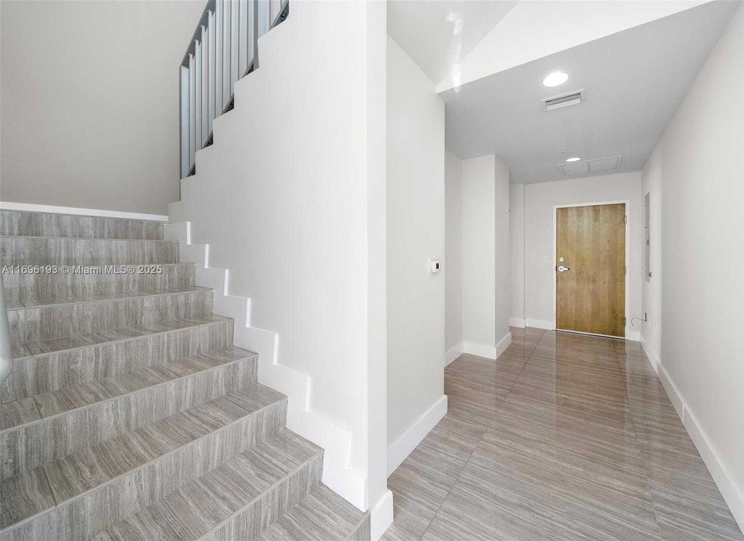 Small Image of 2100 PARK AVE #207, Miami Beach Number 18