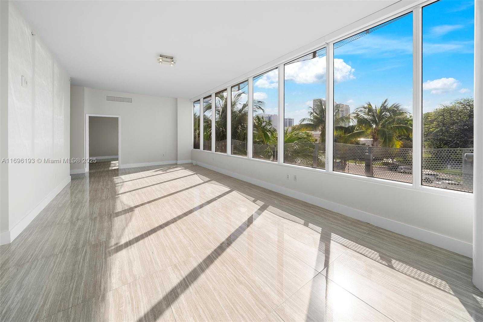 Small Image of 2100 PARK AVE #207, Miami Beach Number 21