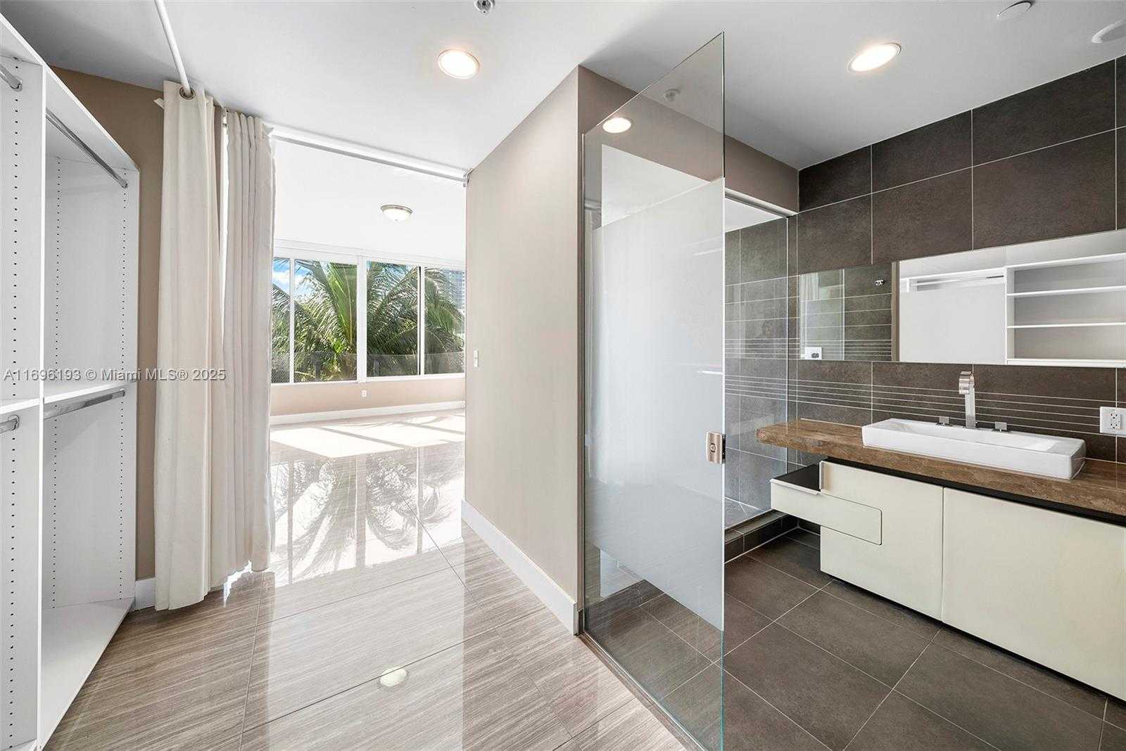 Small Image of 2100 PARK AVE #207, Miami Beach Number 28