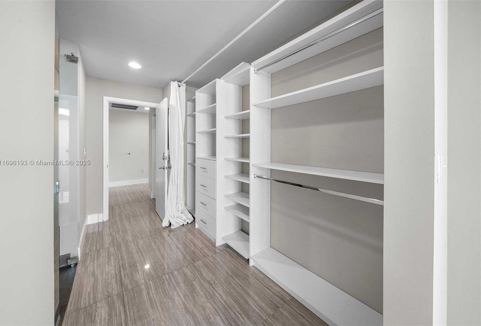 Small Image of 2100 PARK AVE #207, Miami Beach Number 30