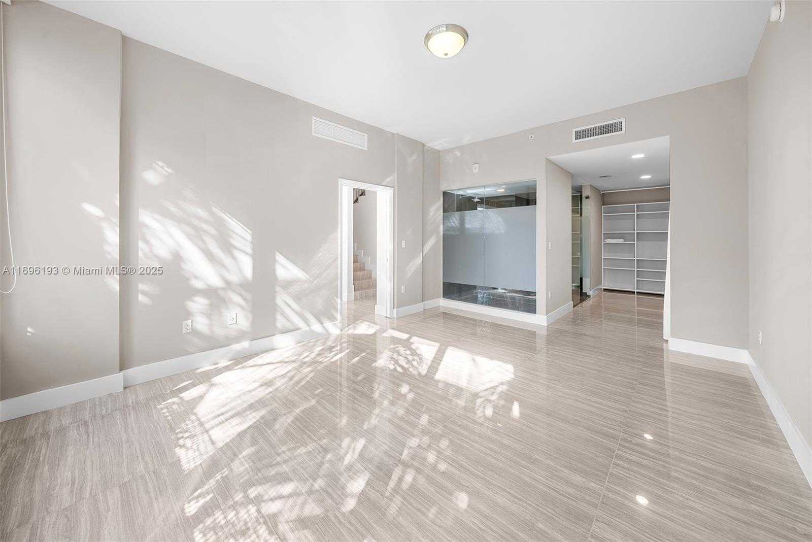 Small Image of 2100 PARK AVE #207, Miami Beach Number 32