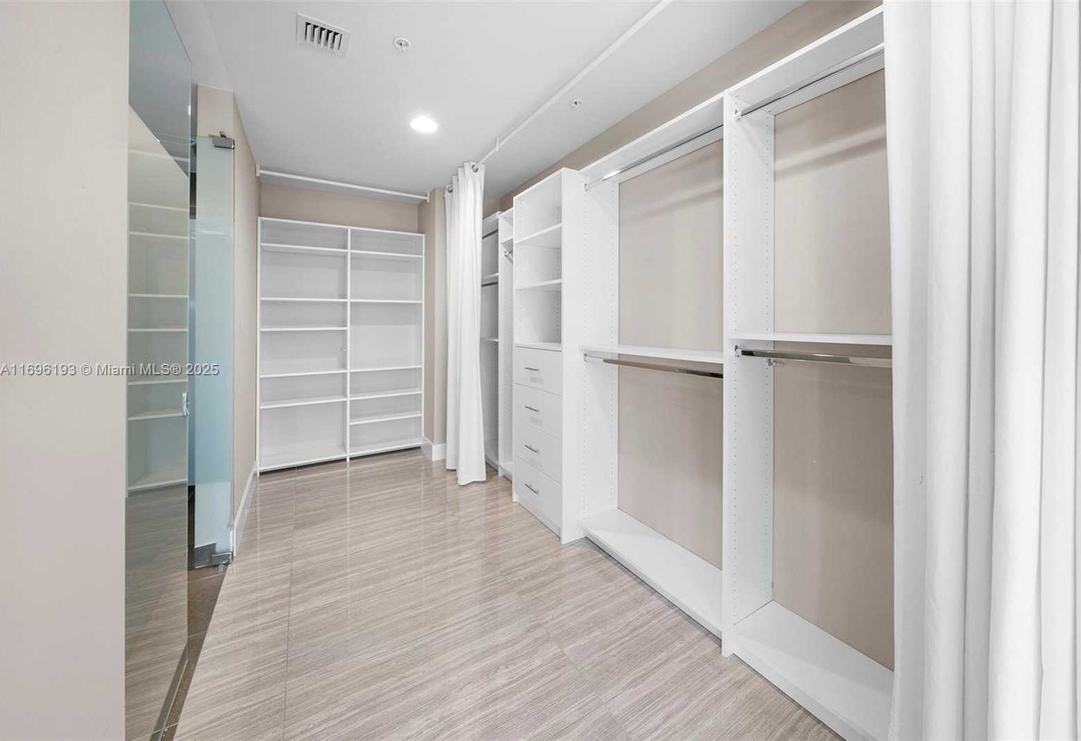 Small Image of 2100 PARK AVE #207, Miami Beach Number 33