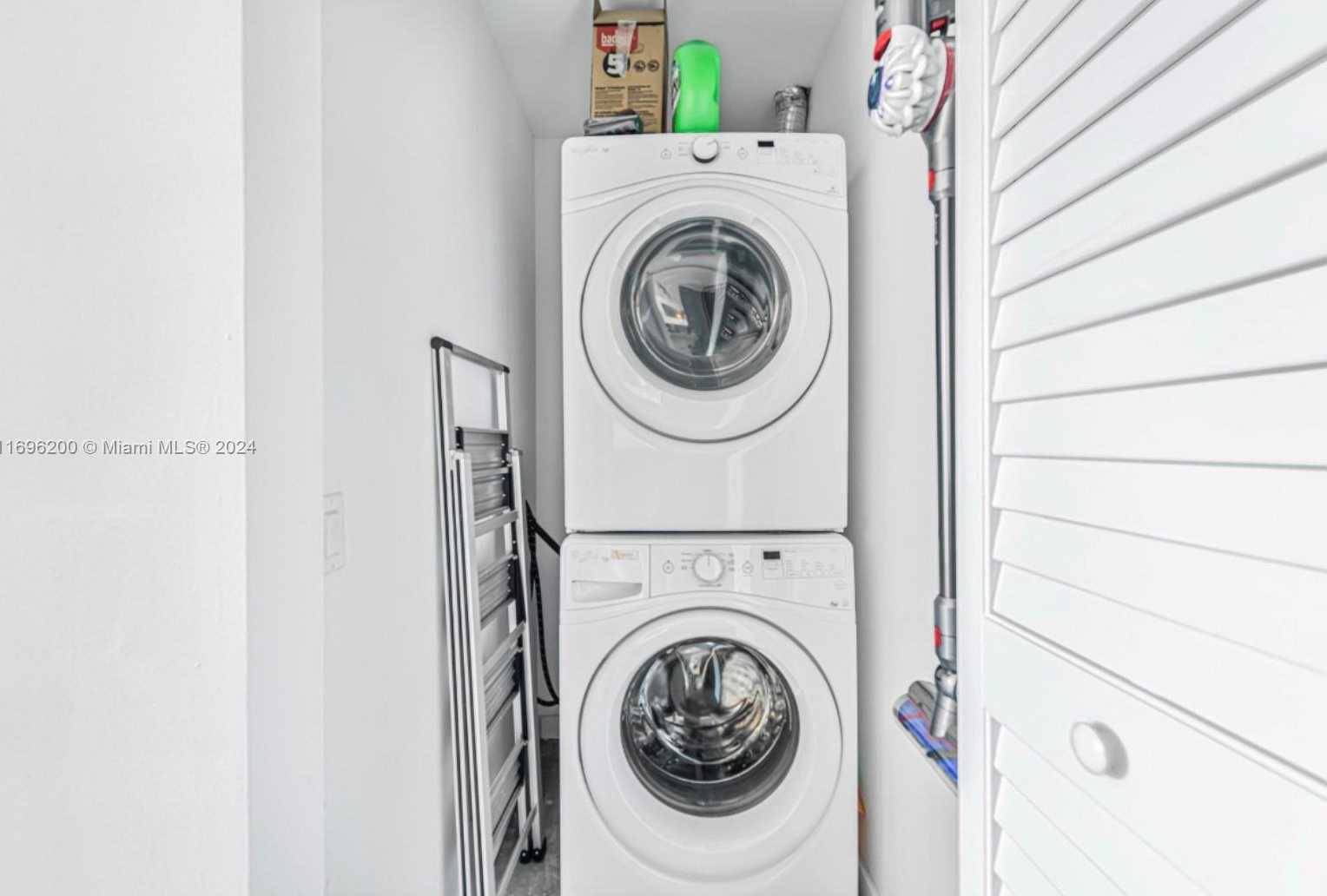 Small Image of 151 SOUTH EAST 1ST ST #2409, Miami Number 6