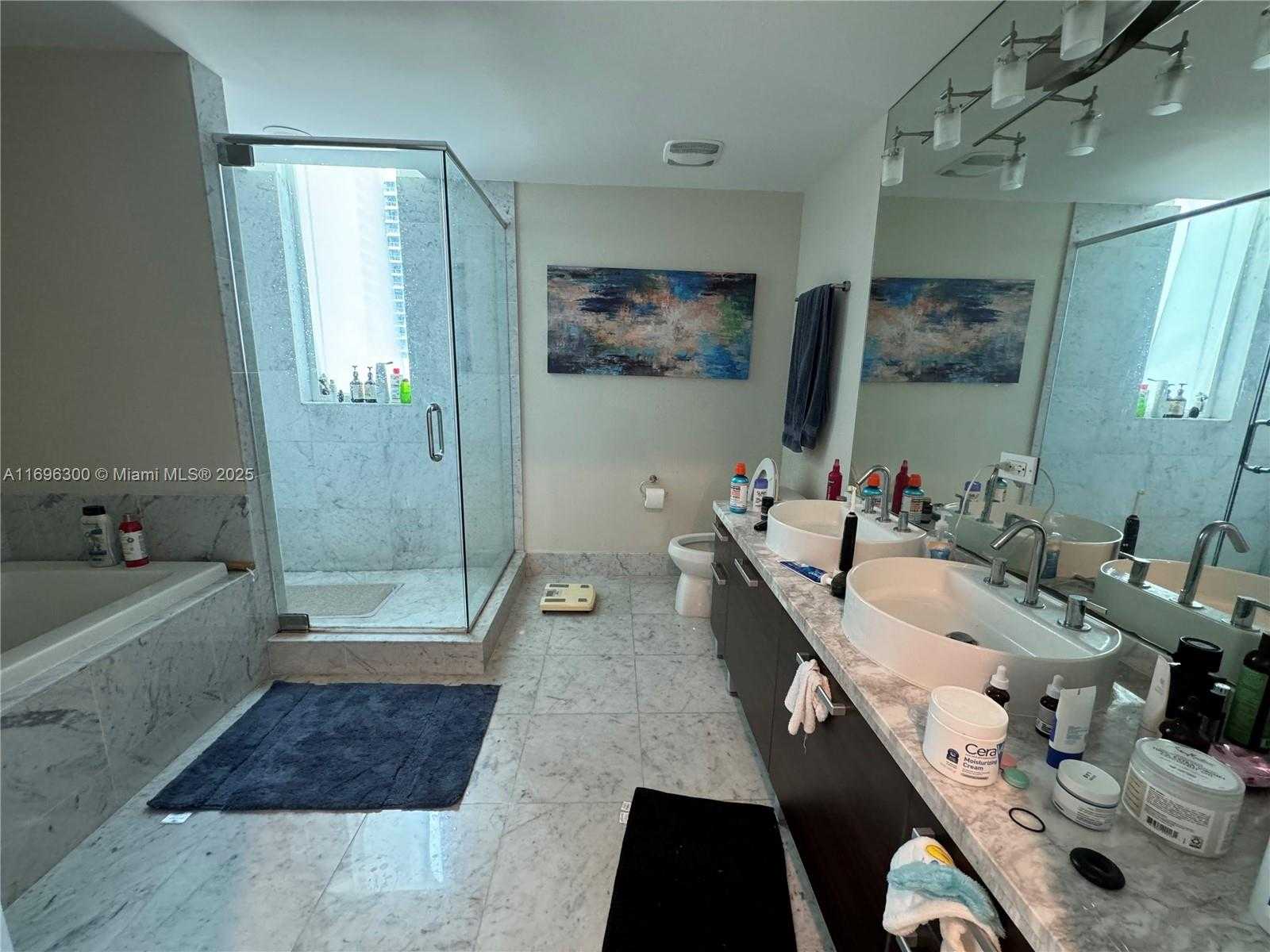 Small Image of 253 NE 2nd St, Miami, FL 33132, USA Number 10