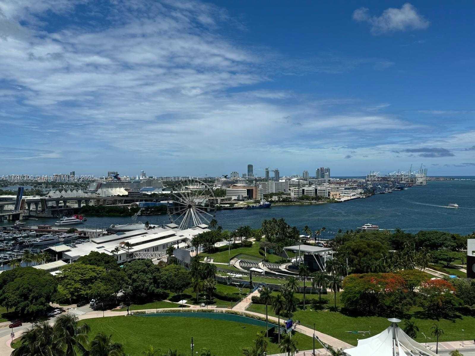 Small Image of 253 NE 2nd St, Miami, FL 33132, USA Number 16