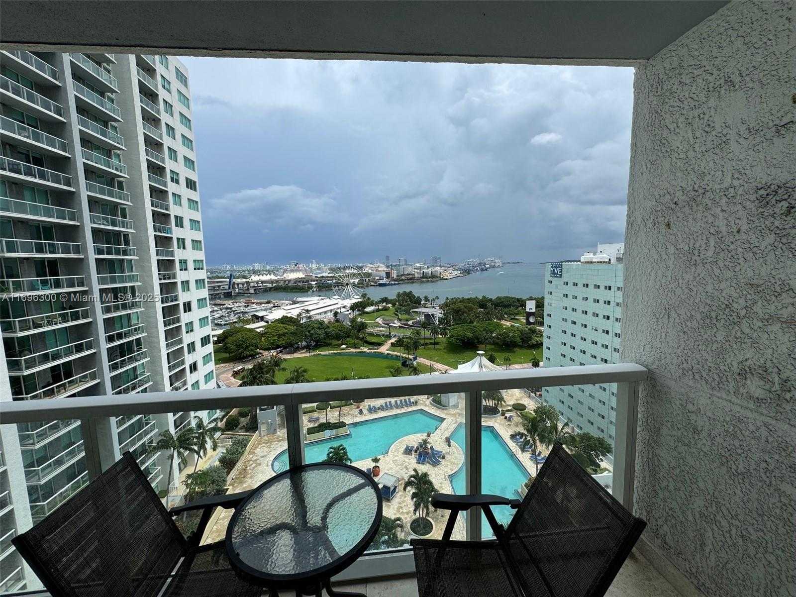 Small Image of 253 NE 2nd St, Miami, FL 33132, USA Number 5