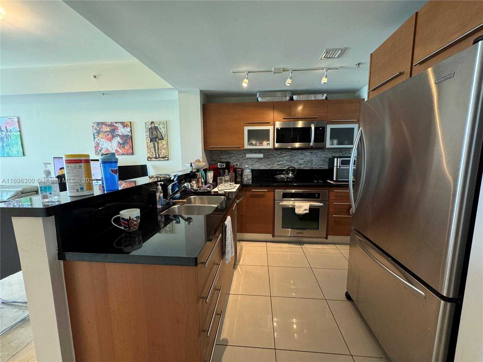 Small Image of 253 NE 2nd St, Miami, FL 33132, USA Number 8