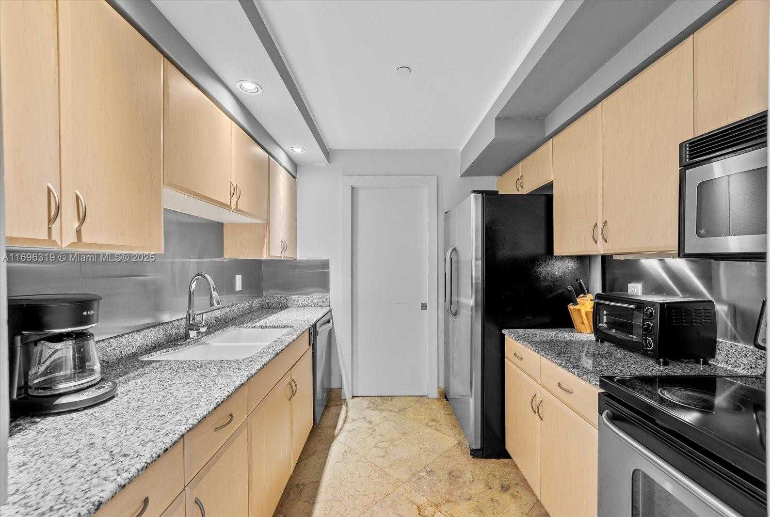 Small Image of 6917 COLLINS AVE #L-103, Miami Beach Number 34