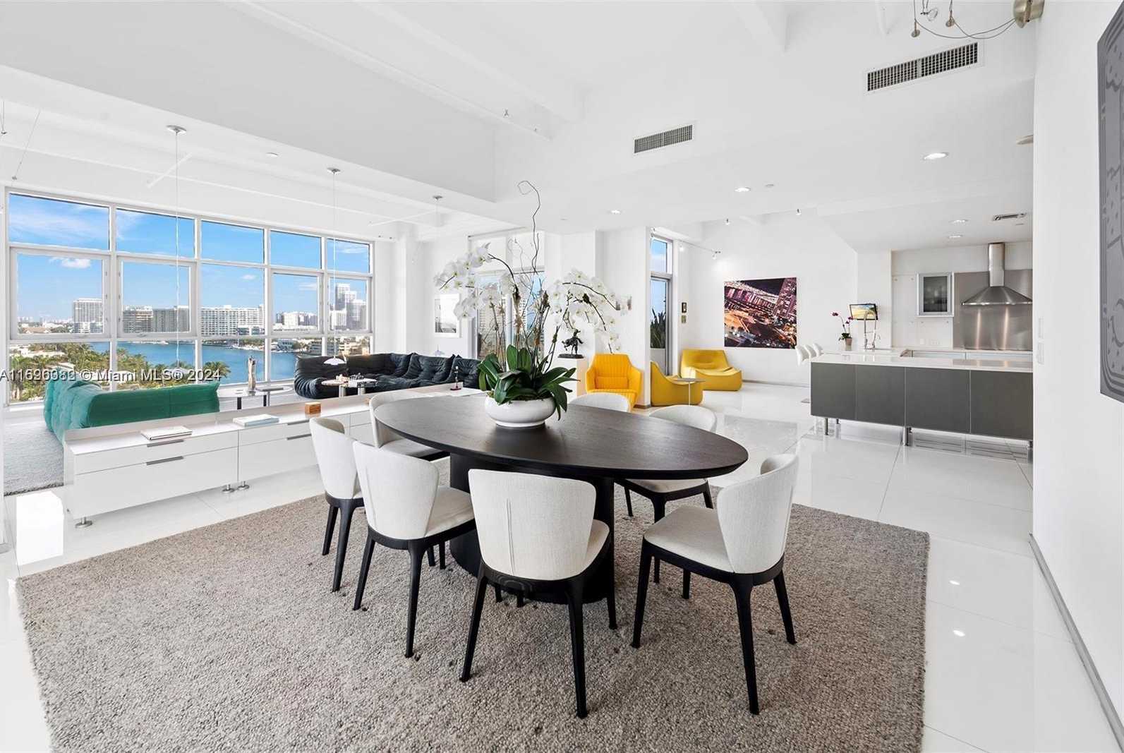 Small Image of 201 AQUA AVE #801, Miami Beach Number 10