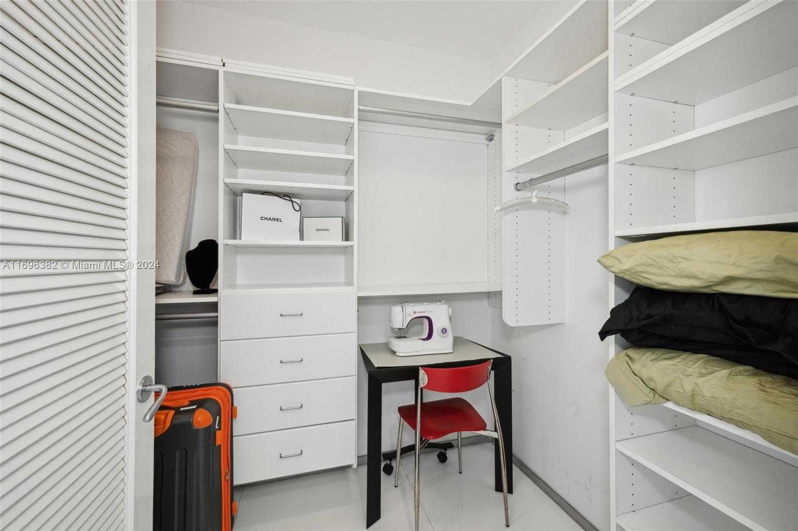 Small Image of 201 AQUA AVE #801, Miami Beach Number 42