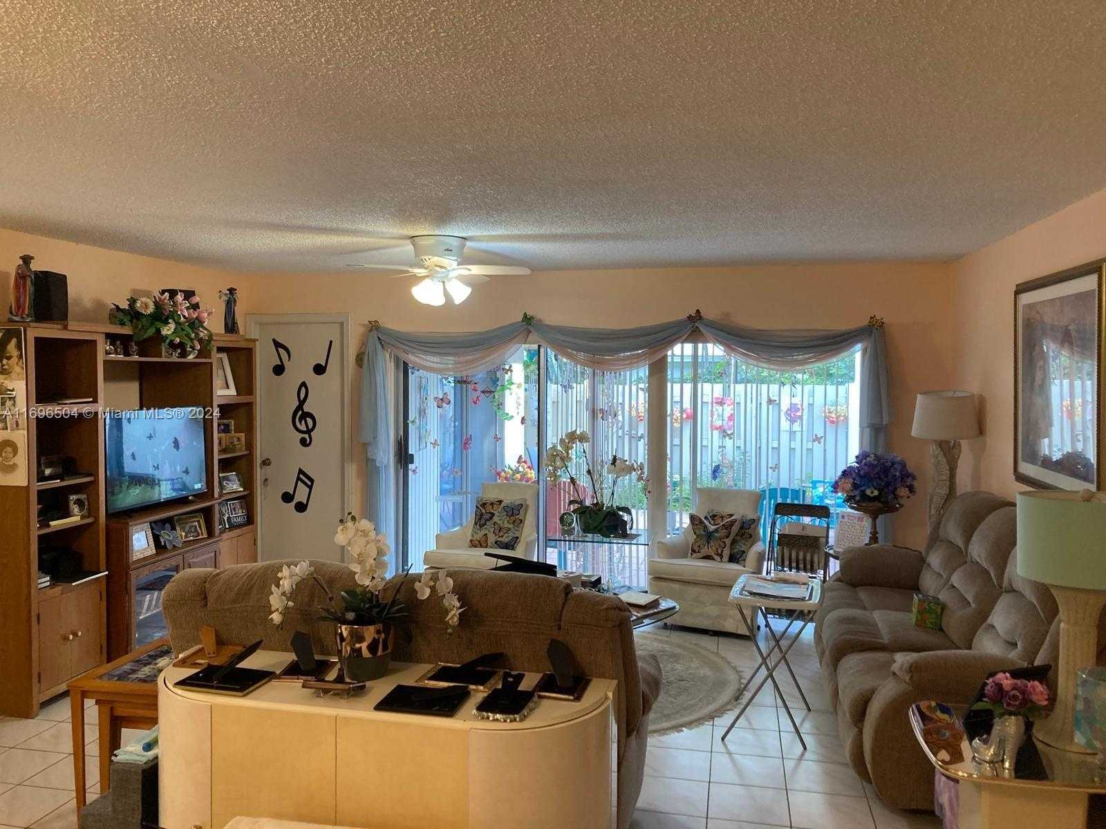 Small Image of 8124 SOUTH WEST 81ST TER, Miami Number 10