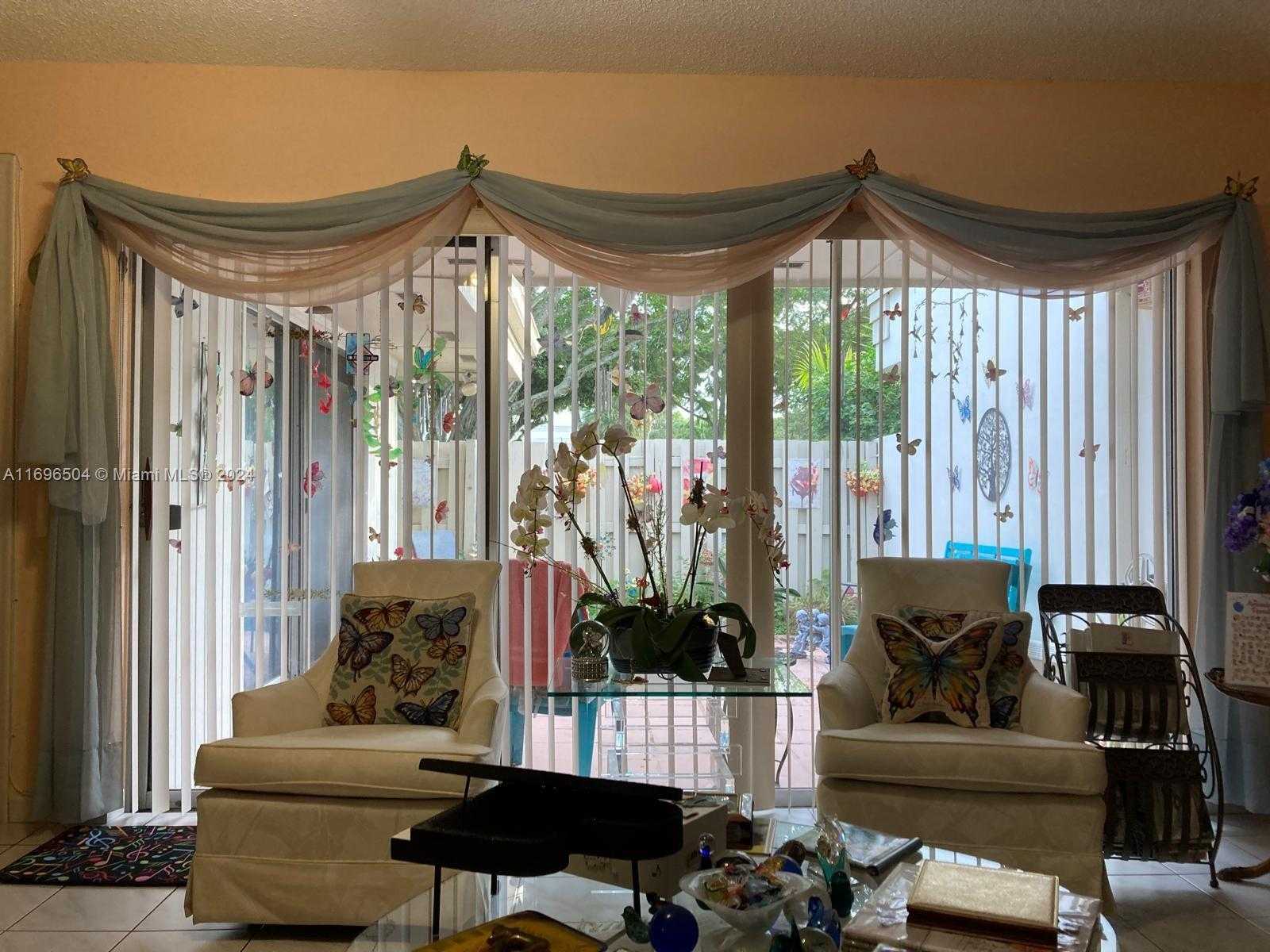 Small Image of 8124 SOUTH WEST 81ST TER, Miami Number 11
