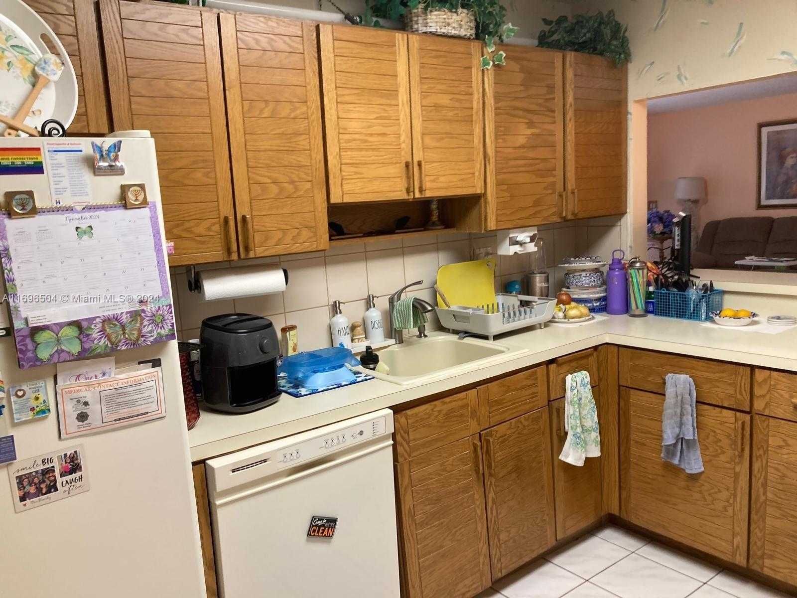 Small Image of 8124 SOUTH WEST 81ST TER, Miami Number 16