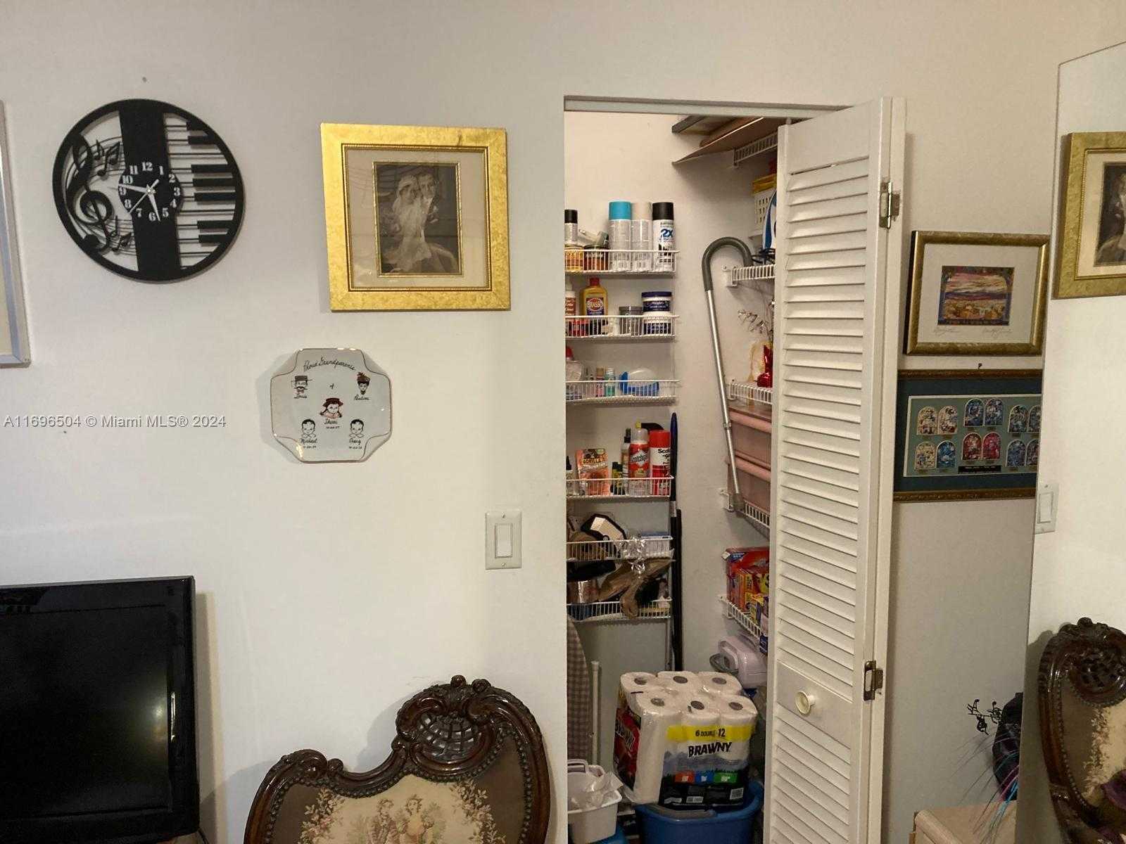 Small Image of 8124 SOUTH WEST 81ST TER, Miami Number 18