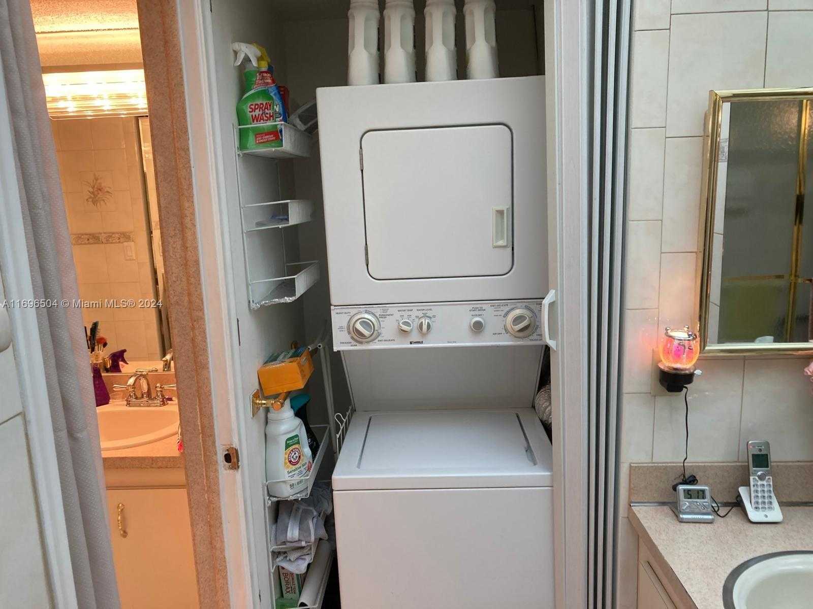 Small Image of 8124 SOUTH WEST 81ST TER, Miami Number 21